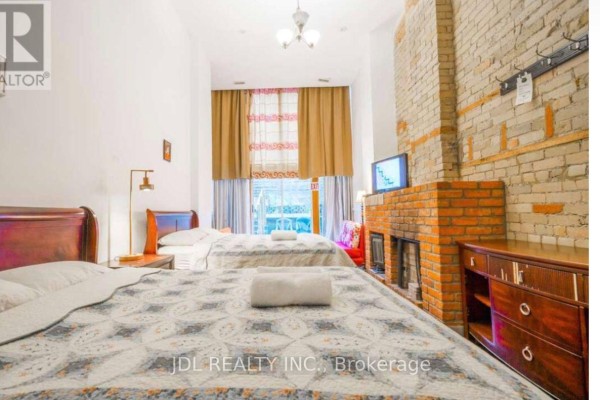 Masterbedrooma Main Floor - 118 Shuter St Street, Toronto, ON, photo 3