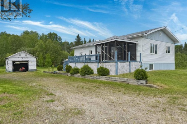 Bedroom 2 - Moonbeam - 45a Chain Of Lakes Road, Kapuskasing, ON P0L1V0 Photo 3
