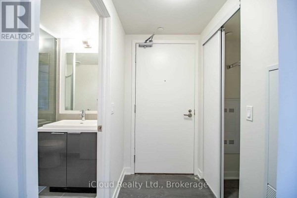 Bathroom - N1101 - 6 Sonic Way, Toronto, ON M3C0P1 Photo 3