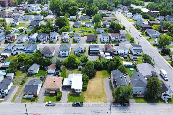 Na Kitchener Street, Hawkesbury, ON K6A2P1 Photo 3