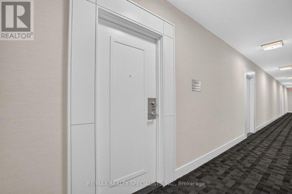 Nw 1004 - 9201 Yonge Street, Richmond Hill, ON L4C1H9 Photo 5