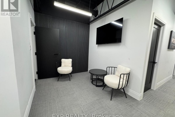Office #3 - 156 Parkdale Avenue N, Hamilton, ON L8H5X2 Photo 2
