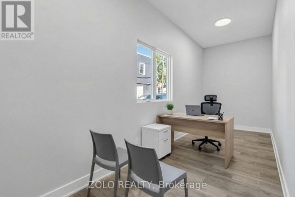 Office A - 206 Wellington Street, Chatham Kent, ON N8A2X9 Photo 4