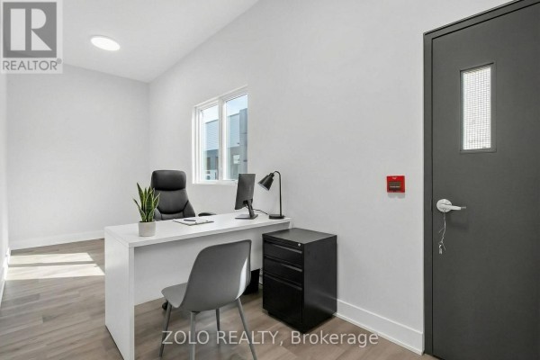 Office A - 206 Wellington Street, Chatham Kent, ON N8A2X9 Photo 5