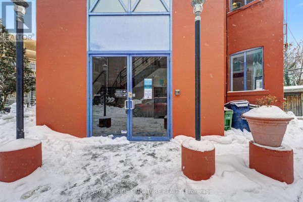 Office D - 259 Danforth Avenue, Toronto, ON M4K2X4 Photo 3