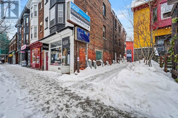 Office D - 259 Danforth Avenue, Toronto, ON M4K2X4 Photo 4