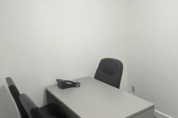 Office No. 9 - 823 College Street, Toronto, ON M6G1C9 Photo 2