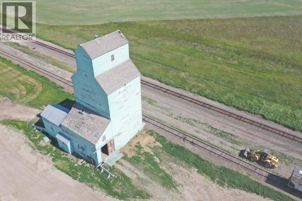 On Railway Ave, Brant, AB T0L0L0 Photo 5