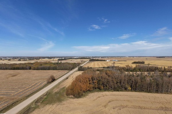 On Township Road 460, Rural Wetaskiwin County, AB T9A1W9 Photo 4