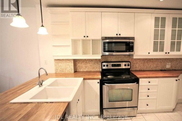 One Bedroom Main Floor - 298 Robert St Street, Toronto, ON M5S2K8 Photo 2