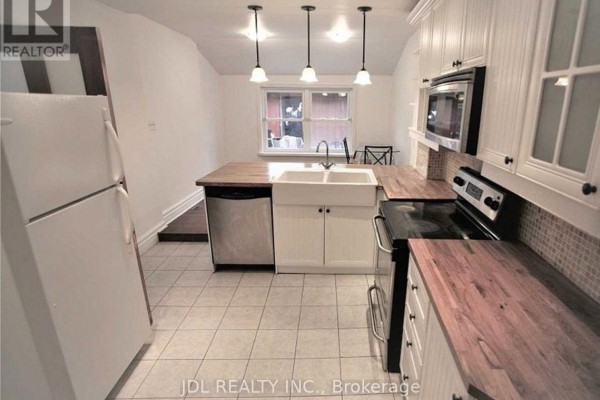One Bedroom Main Floor - 298 Robert St Street, Toronto, ON M5S2K8 Photo 3