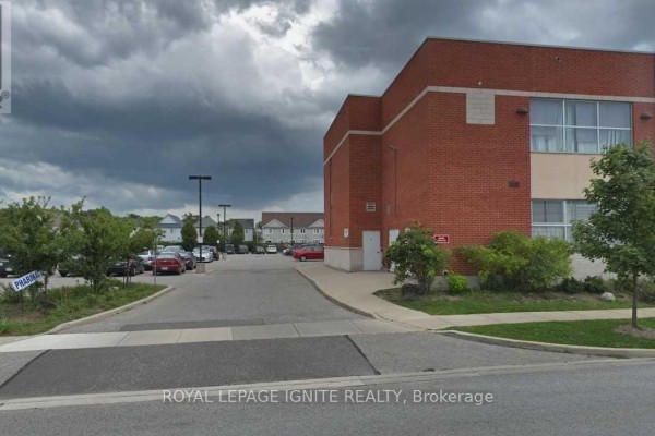 208 (one Room) - 7 Eastvale Drive, Markham, ON L3S4N8 Photo 2