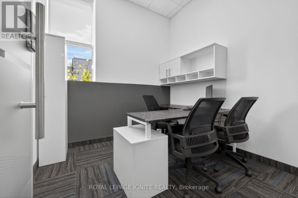 208 (one Room) - 7 Eastvale Drive, Markham, ON L3S4N8 Photo 5
