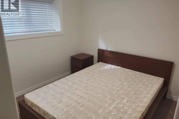 One Room-5227 Chesham Street, Burnaby, BC V5H2L1 Photo 4