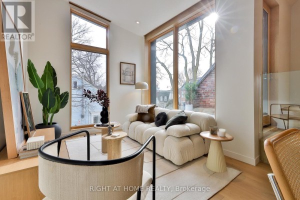 Primary Bedroom - Penthouse 2 - 225 Brunswick Avenue, Toronto, ON M5S2M6 Photo 5