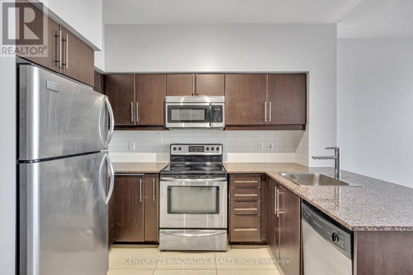 Living room - Ph 1501 - 2885 Bayview Avenue, Toronto, ON M2K0A3 Photo 5