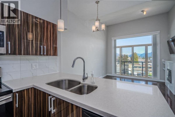 Ph 606 22318 Lougheed Highway, Maple Ridge, BC V2X2T4 Photo 4