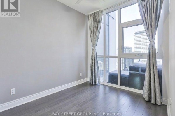 Ph05 - 28 Ted Rogers Way, Toronto, ON M4Y2W7 Photo 3