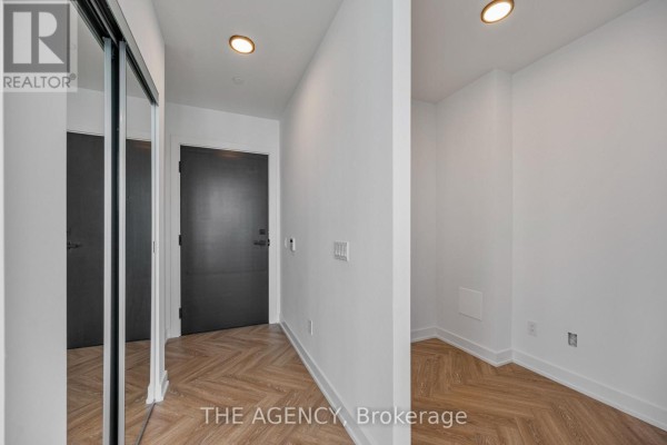 Dining room - Ph05 - 327 King Street W, Toronto, ON M5V1J5 Photo 2