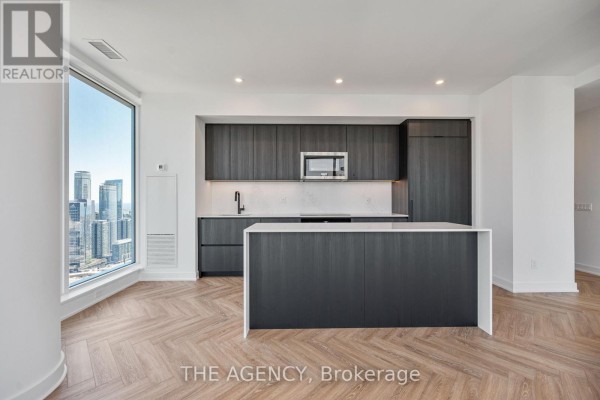 Living room - Ph05 - 327 King Street W, Toronto, ON M5V1J5 Photo 3