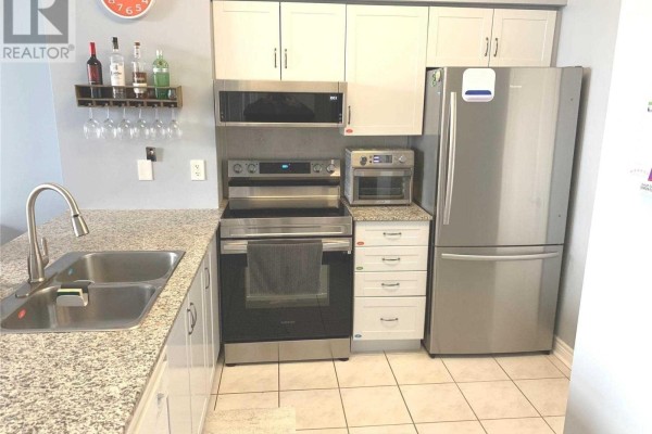 Den - Ph05 - 50 Disera Drive, Vaughan, ON L4J9E9 Photo 5