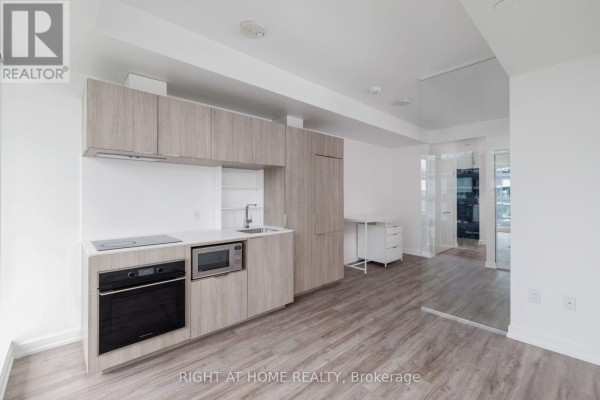 Dining room - Ph09 - 77 Shuter Street, Toronto, ON M5B0B8 Photo 2