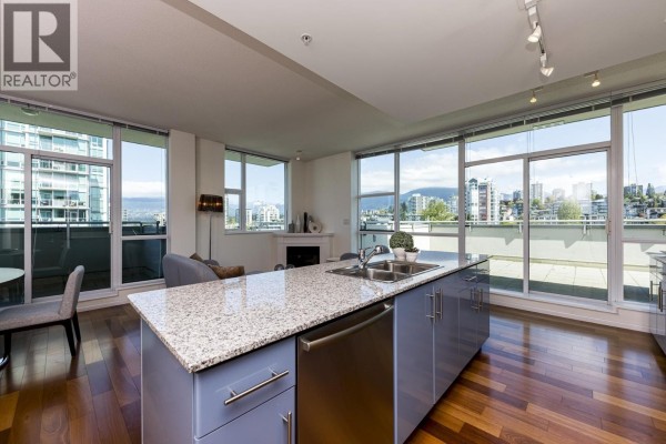 Ph1 168 E Esplanade, North Vancouver, BC V7L4X8 Photo 5