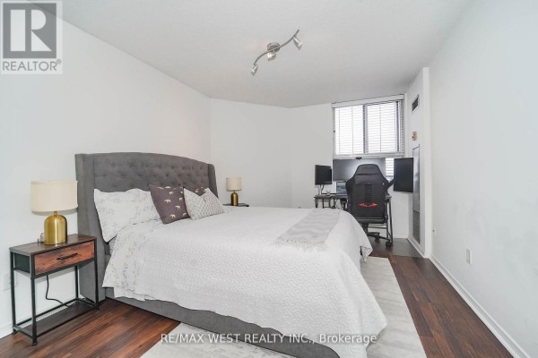 Bedroom - Ph10 - 234 Albion Road, Toronto, ON M9W6A7 Photo 5