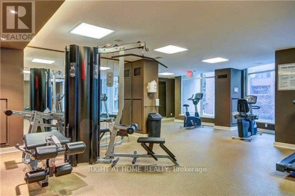 Kitchen - Ph109 - 8 Scollard Street, Toronto, ON M5R1M2 Photo 2