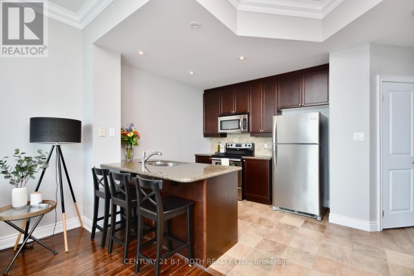 Ph11 - 37 Ellen Street, Barrie, ON L4N6G2 Photo 3
