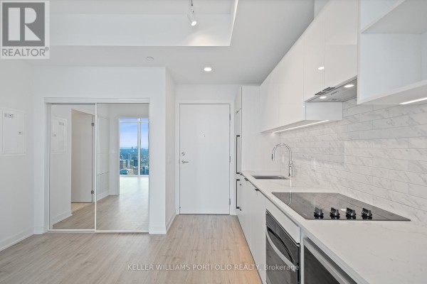 Dining room - Ph16 - 252 Church Street, Toronto, ON M5B0E6 Photo 3