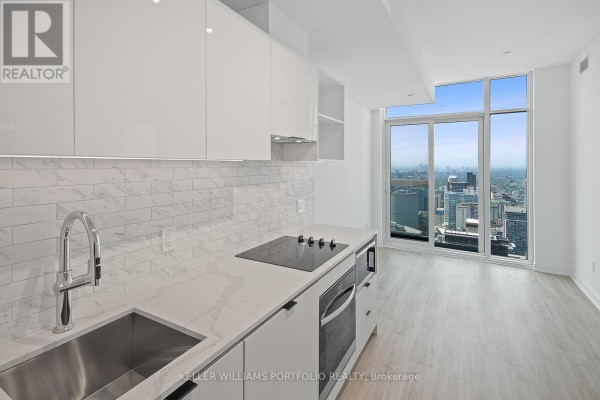 Living room - Ph16 - 252 Church Street, Toronto, ON M5B0E6 Photo 4