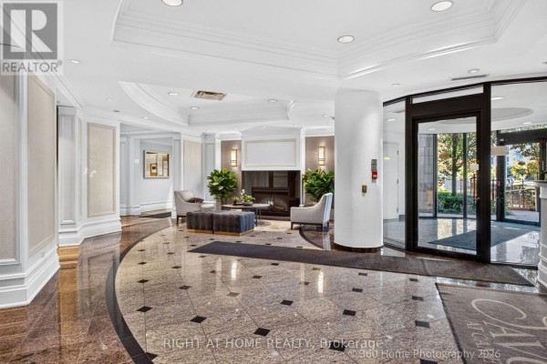 Den - Ph2 - 16 Dallimore Circle, Toronto, ON M3C4C4 Photo 5