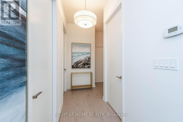 Kitchen - Ph2907 - 30 Ordnance Street, Toronto, ON M6K0C8 Photo 4