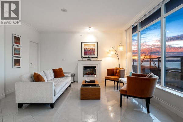 Ph3 162 Victory Ship Way, North Vancouver, BC V7L0B4 Photo 4