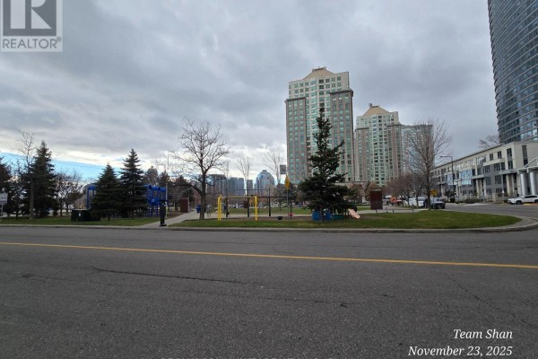 Ph302 - 1 Lee Centere Drive, Toronto, ON, photo 2