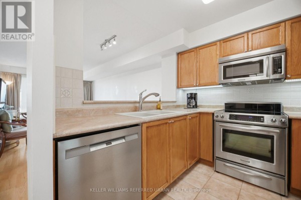 Ph307 - 5 Emerald Lane, Vaughan, ON L4J8P7 Photo 5