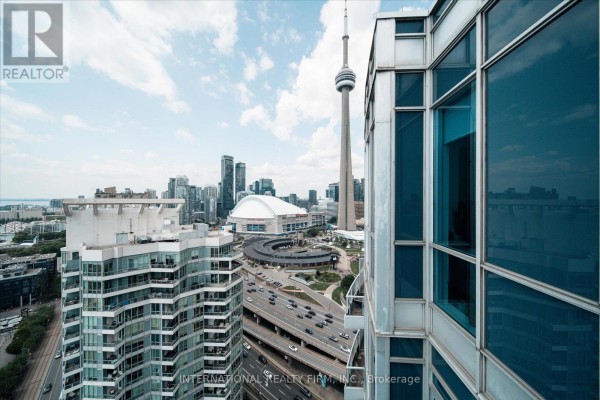 Primary Bedroom - Ph4 - 218 Queens Quay W, Toronto, ON M5J2Y6 Photo 4