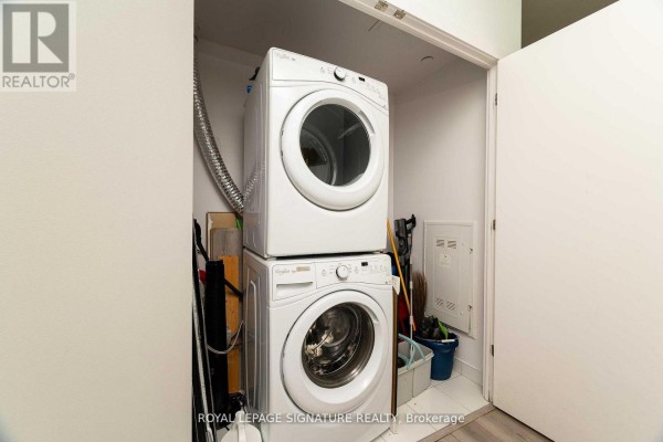 Primary Bedroom - Ph4 - 4011 Brickstone Mews, Mississauga, ON L5B0G3 Photo 5