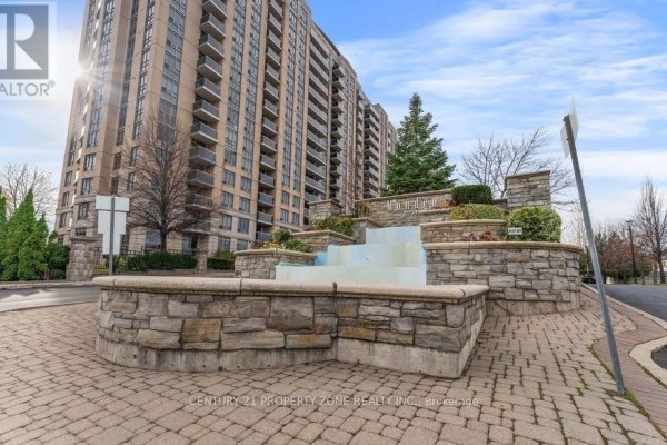 Living room - Ph42 - 18 Mondeo Drive, Toronto, ON M1P5C8 Photo 2