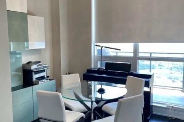 Living room - Ph5 - 4011 Brickstone Mews, Mississauga, ON L5B0J7 Photo 4
