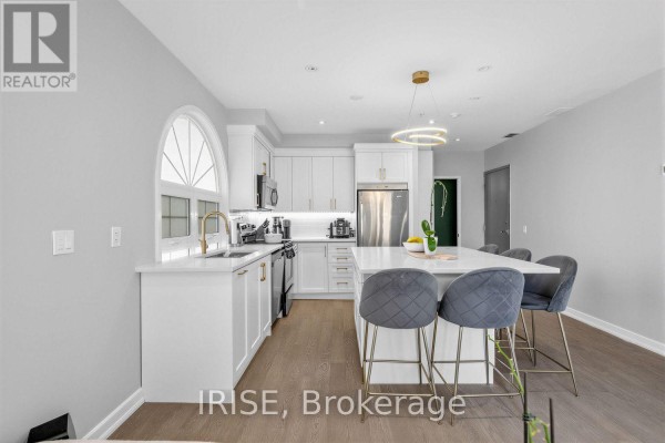 Ph8 - 539 Jarvis Street, Toronto, ON M4Y2H7 Photo 4