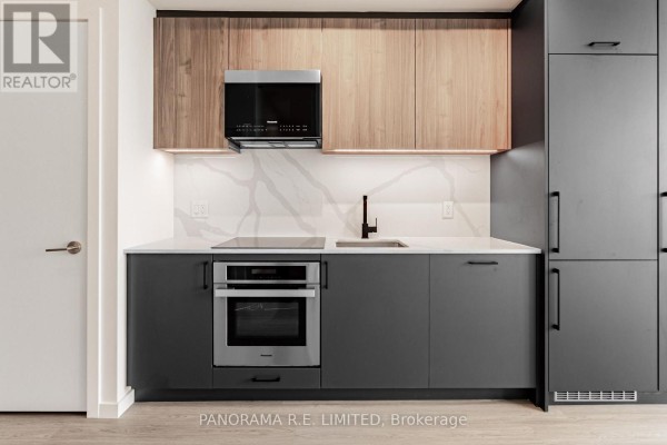 Kitchen - Ph817 - 689 The Queensway, Toronto, ON M8Y0C8 Photo 3