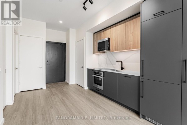 Primary Bedroom - Ph817 - 689 The Queensway, Toronto, ON M8Y0C8 Photo 4