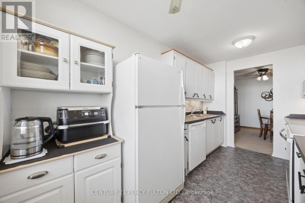 Ph9 - 66 Falby Court, Ajax, ON, photo 2