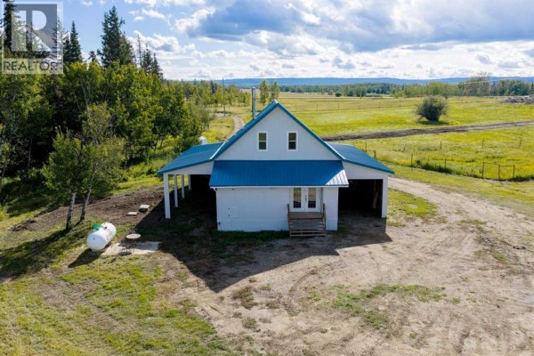 2pc Bathroom - Pt. Of Sw-2376-6-w6 677 Highway, Woking, AB T0H3G0 Photo 4