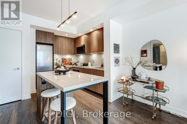 Living room - Q702 - 120 Ontario Street, Toronto, ON M5A1C4 Photo 3