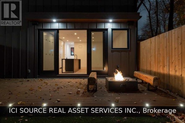 R - 60 Jones Avenue, Toronto, ON M4M2Z8 Photo 2