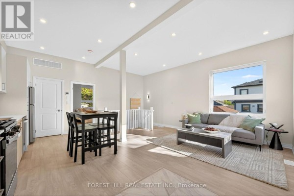 R - Garden - 42 Chatfield Drive, Toronto, ON M3H3M1 Photo 2