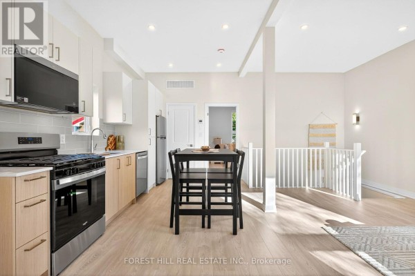 R - Garden - 42 Chatfield Drive, Toronto, ON M3H3M1 Photo 3
